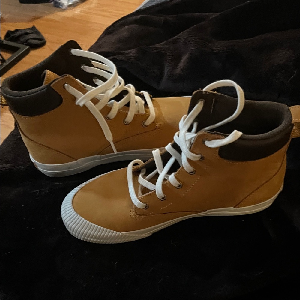 Timberland Brown High-Top Sneakers with White Soles - Picture 2 of 5
